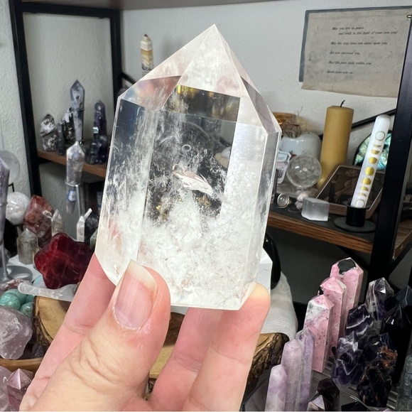 Clear quartz tower (3” tall) - Picture 9 of 17